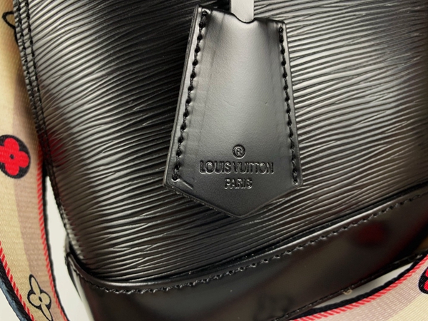 ルイヴィトンバッグ内部構造